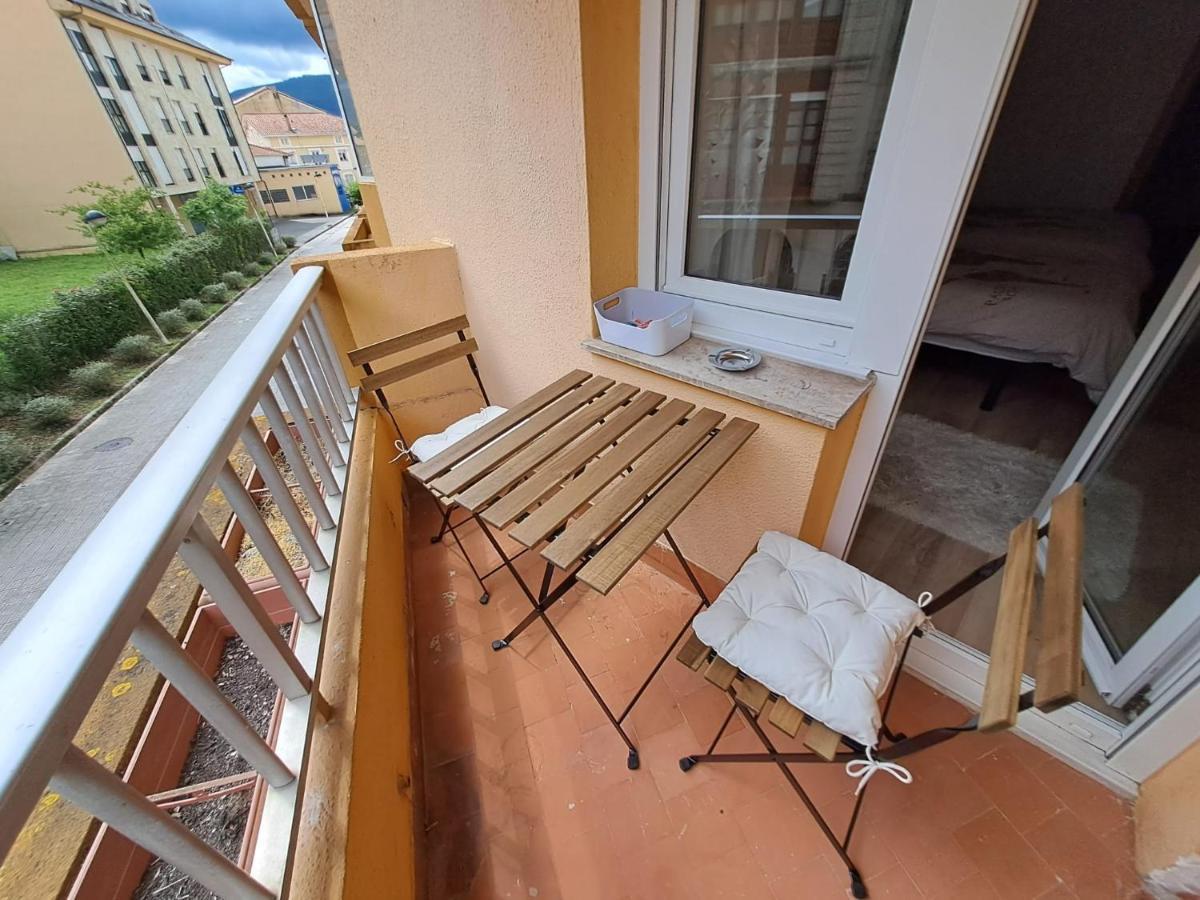 Apartamento De 120M2 Al Lado De Cabarceno Saron Exterior photo